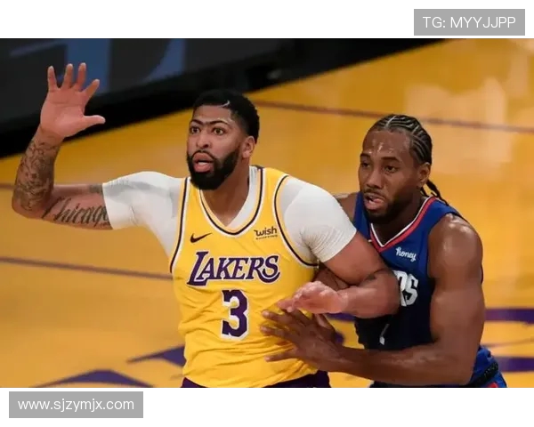 湖人对决快船激战正酣NBA洛城德比精彩回顾与分析